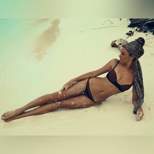 Acacia Swimwear Underwire Top L